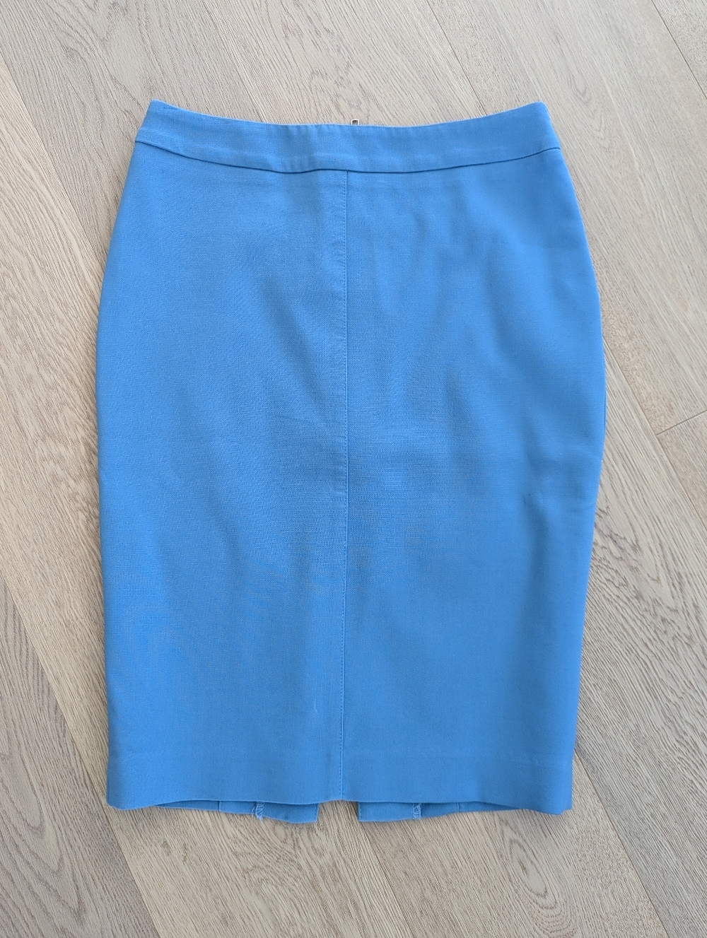 Tailored Light Blue Pencil Skirt - Sleek Workwear